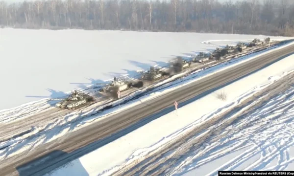 Rusia njofton largimin e trupave pas stërvitjeve ushtarake në Krime