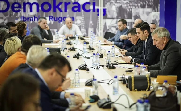Ngritje e hatashme e LDK’së: Sondazhi i fundit e qet 24.10%