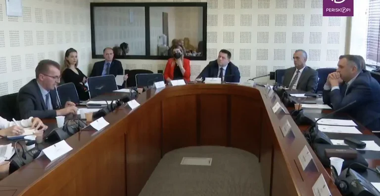 Jo veç mjekët, edhe policët duan të ikin nga Kosova – E konfirmon kryetari i Sindikatës