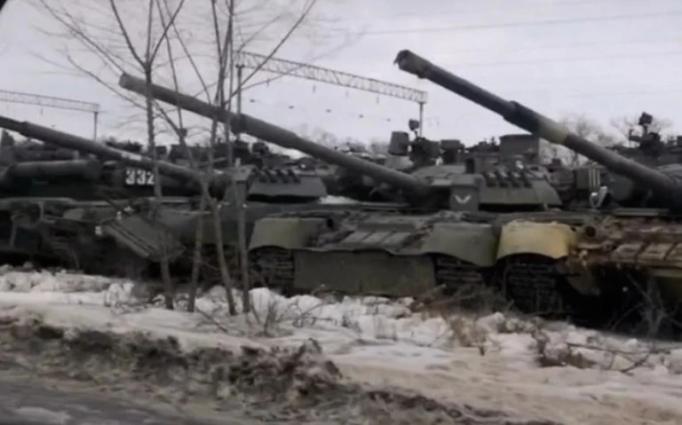 Dalin pamjet: Tanket ruse drejt kufirit me Ukrainën