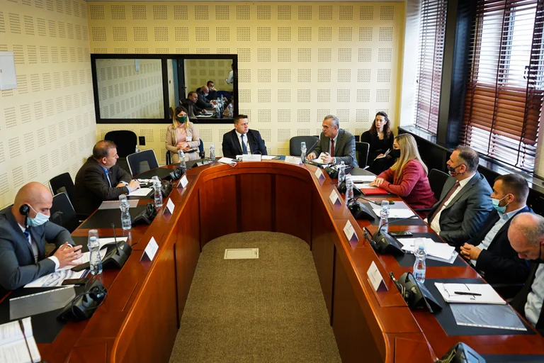 Mblidhet sot Komisioni për Siguri