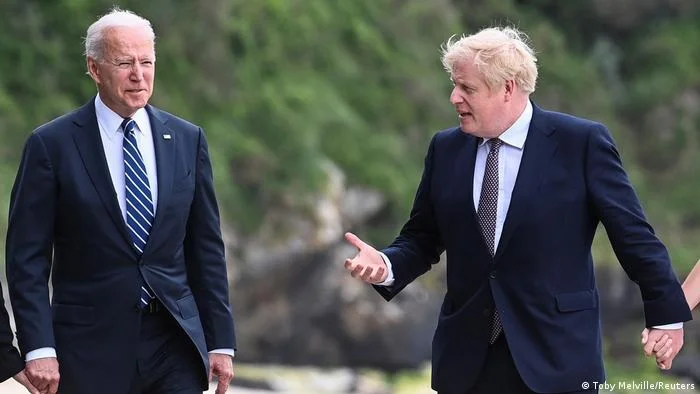 Biden-Johnson bisedojnë në telefon, paralajmërojnë pasoja të rënda për Rusinë nëse pushton Ukrainën