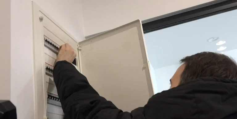 Molliqaj ia ndalë siguresat por rryma në ZRRE s’ndalet