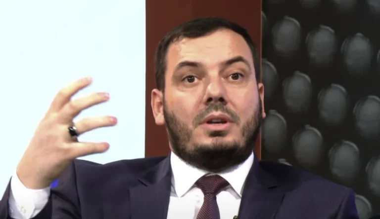 Hoxhë Behar Mjekiqi: S’ka Xhenet veç pse falesh e Babën e Nanën i lë rrugëve