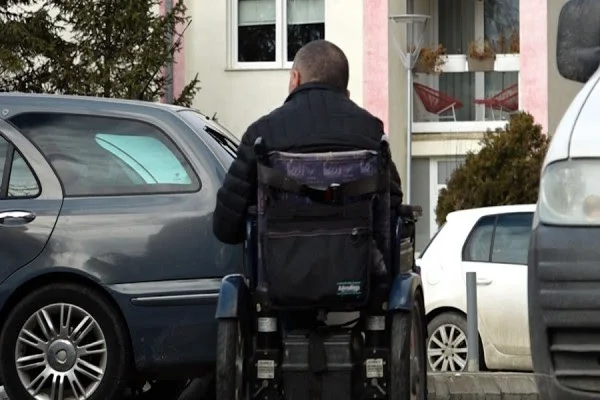 ​Personat me aftësi të kufizuara kanë dorëzuar shtatë padi ndaj institucioneve