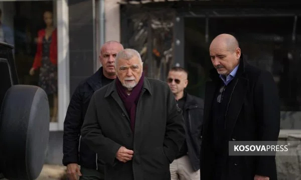 Ish presidenti kroat Stipe Mesiq del në Mitrovicën veriore: Veriu dhe Jugu janë një