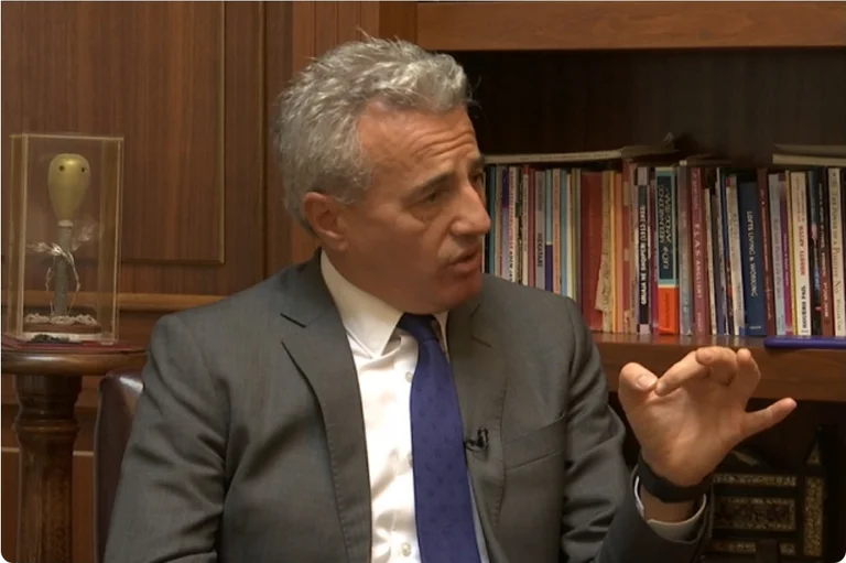 Alarmon avokat Koci: Katolikët po e lëshojnë Kosovën