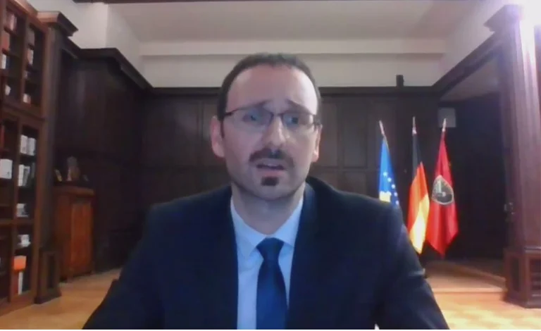 Ambasadori Ajeti: Meritat për patentë shoferët i kanë të gjitha institucionet kosovare, emocion i veçantë