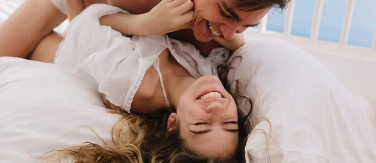 Çfarë i shkakton sekrecionet te burrat/gratë gjatë ose pas seksit: Kur nevojitet trajtim?