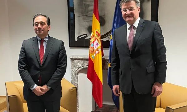 Lajcak takon shefin e diplomacisë spanjolle, temë diskutimi edhe dialogu Kosovë – Serbi