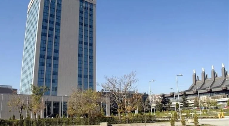 Kosova pritet ta ndryshojë Kushtetutën për të kryer vettingun, në mars opinioni i Komisionit të Venedikut