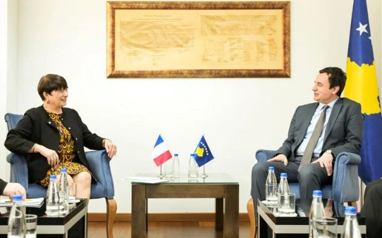 Ambasadorja franceze: Asociacioni s’është një ‘Republika Srpska’ e dytë, Kosova u zotua ta bëjë
