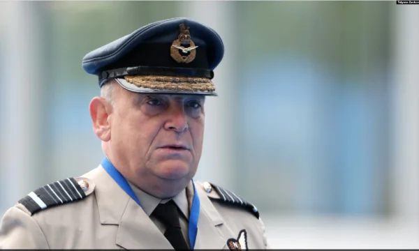 Emisari britanik sot qëndron për vizitë në Kosovë, takohet me krerët e shtetit