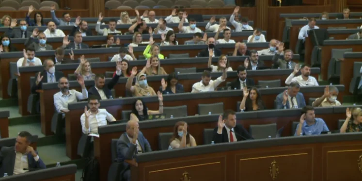“VV ka thënë se si të largohet UÇK-ja do të na pranojë Evropa, ku është liberalizmi i vizave”