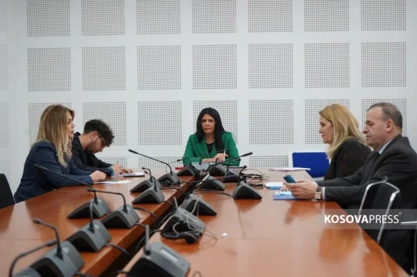 Projektligji për konfiskimin e pasurisë që nuk arsyetohet: Mungojnë deputetët e VV-së, dështon mbledhja
