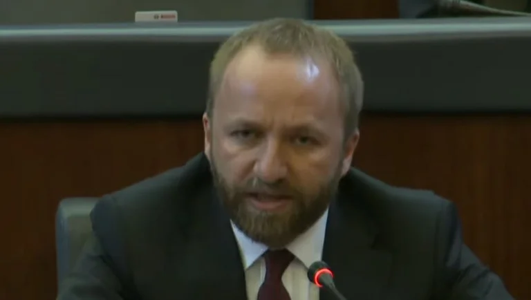 Vendimi i ZRrE-së për shtrenjtimin e rrymës, Tahiri: E rëndon gjendjen në Kosovë, të anulohet sot