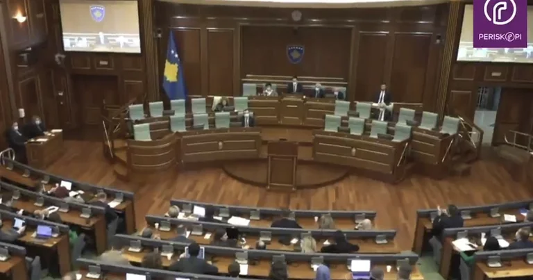 ZRRE-ja nuk pret që të votohet rezoluta kundër shtrenjtimi të rrymës, vendos për tarifat