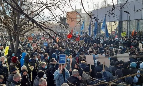 Nushi: Nëse rryma shtrenjtohet, numri i protestuesve do të dyfishohet