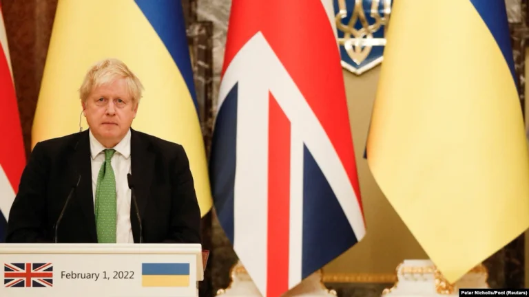 Johnson dëshiron t’i ofrojë Rusisë garanci për NATO-n