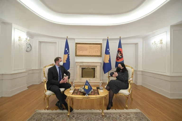 Osmani takoi eurodeputetin austriak Sagartz