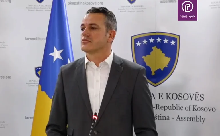 Gashi dyshon se Konjufca qëndron prapa fjalëve të Ilir Kërçelit