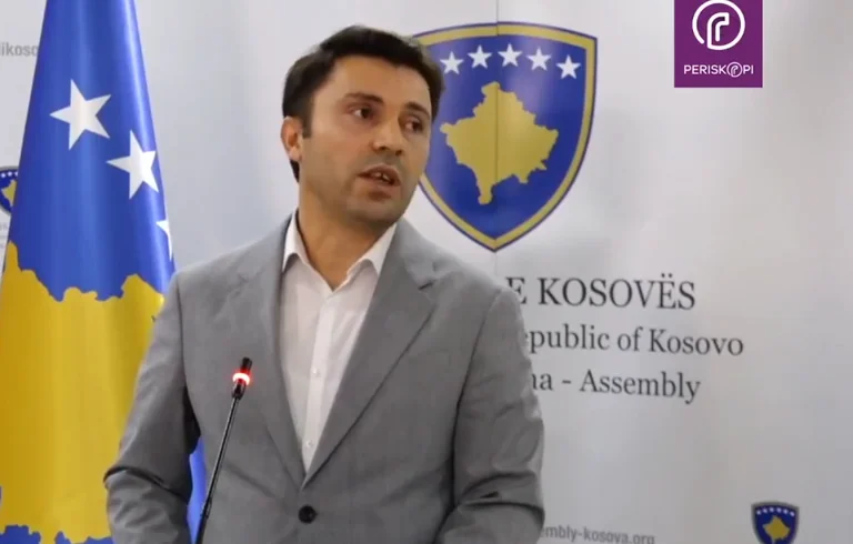 Paret e udhës: Paralajmërimi i deputetit të VV-së për kolegët që mashtruan me vendbanimin