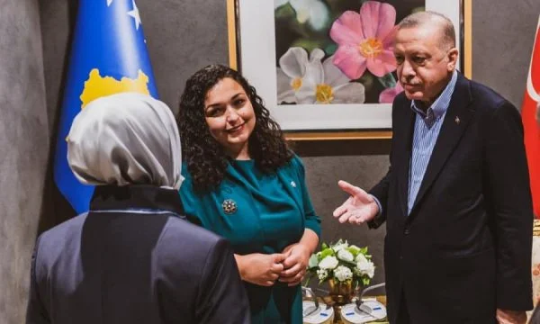 Erdogan ia kthen presidentes Osmani pasi kjo i uroi shërim të shpejtë nga Covid-i