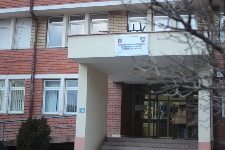 Policia nis hetimet për vdekjen e 56-vjeçarit në Lipjan, që dyshohet se u neglizhua nga mjekët