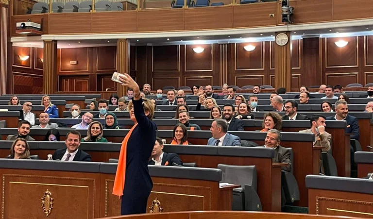 Publikohen shpenzimet për naftë të deputetëve të VV-së që nuk u dëgjua zëri i tyre asnjëherë në Kuvend