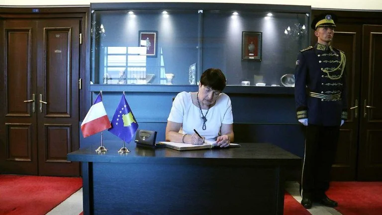 Ambasadorja franceze: Kosova nuk ka plotësuar të gjitha kushtet për liberalizim vizash