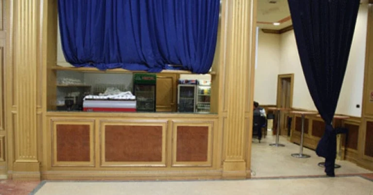 Kafja 30 centë, supa 40 – Bufeja me çmime përtoke për deputetët