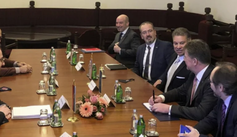 Ambasada amerikane në Beograd: Kosova t’i lejojë serbët të votojnë në zgjedhjet e prillit