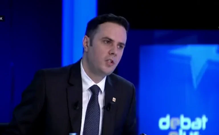 Abdixhiku mesazh publik: Dëshpërimi po rritet, tregoni Kurtit që pas shkurtit ka ndodhur një 14 nëntor