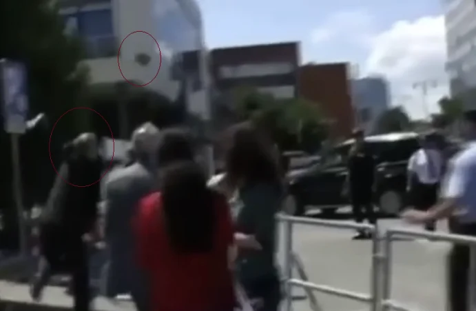 Gjykata kërkon Xhelal Sveçlën: A është kjo ngjarja (gurë e shishe mbi Policinë) për të cilën flet ‘Betimi’?