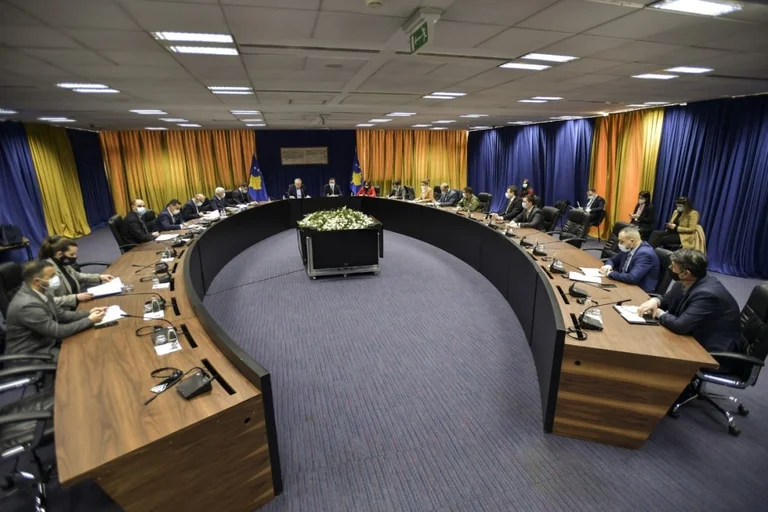 Mblidhet Komiteti për pandeminë për rishqyrtimin e masave