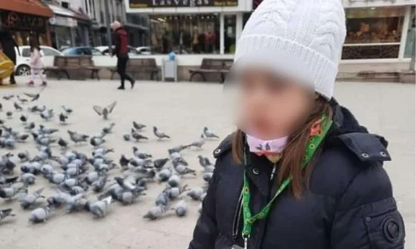 Embla Ademi de Gostivar retourne à l'école