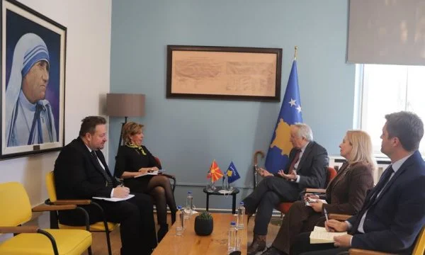 A do të hiqet ora policore? Nesër shqyrtohen masat anti-Covid në Kosovë