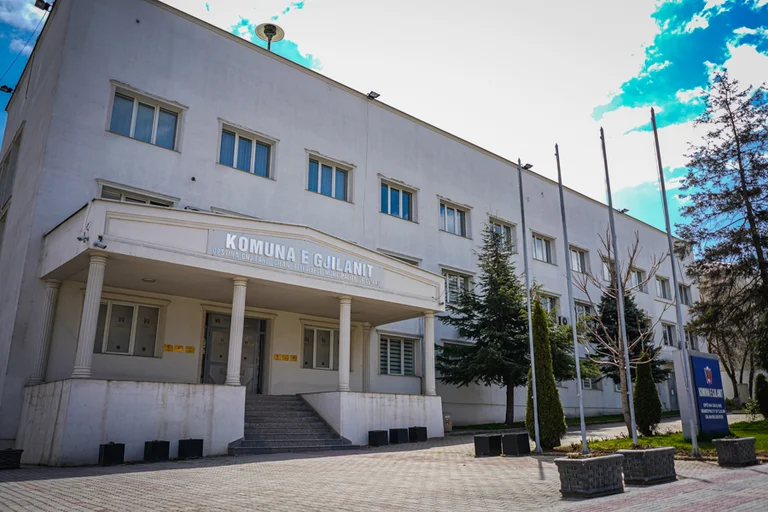 Prezantohen drejtorët e rinj të Komunës së Gjilanit