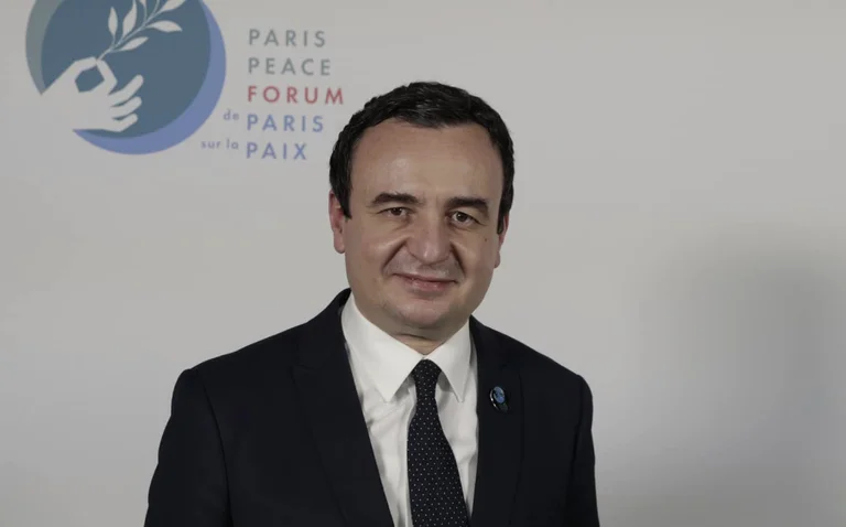 Hyseni: Kurti zbriti nga Parisi në Podujevë për të bërë fushatë kundër meje
