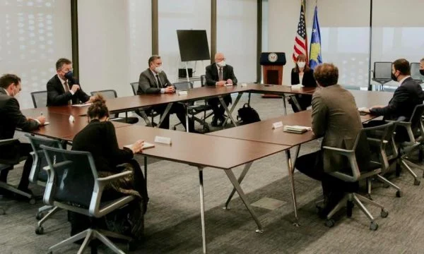 Lajçak i kënaqur me opozitën kosovare: Me kënaqësi dëgjova mirëkuptimin e tyre