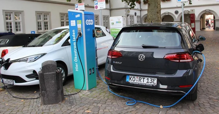 Gjermanëve s’iu bëjnë fort përshtypje veturat elektrike
