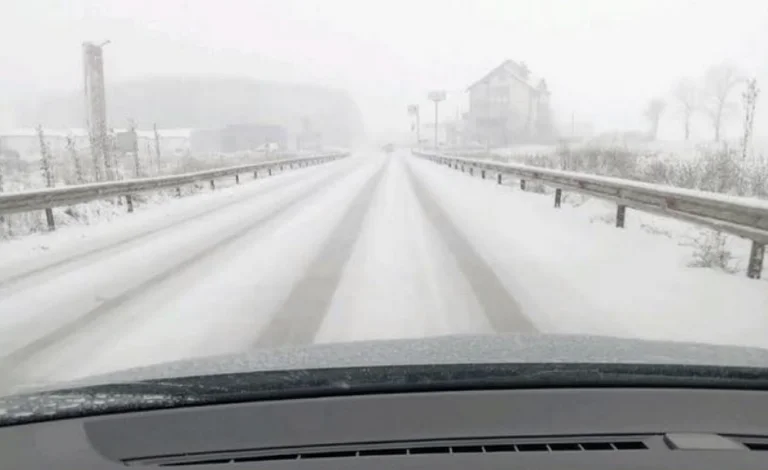 Gjobitet kompania për mirëmbajtjen e rrugëve në Ferizaj