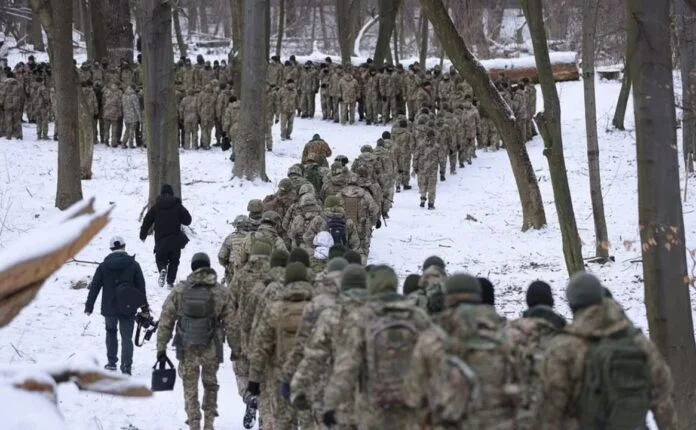 Situata në kufirin me Rusinë, Ukraina e merr një vendim