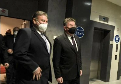 Escobar e Lajçak ende në takim me Memli Krasniqin, pa praninë e mediave