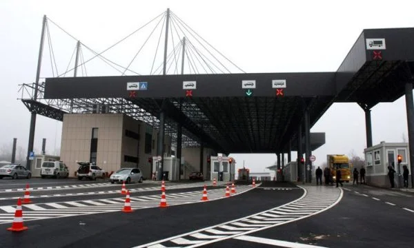 Miratohet Ligji për lehtësime doganore mes Kosovës dhe Shqipërisë