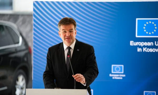 Lajçak: Besnik Bislimi na tha se s’ka arkiva të UÇK-së, por arkiva për UÇK-në