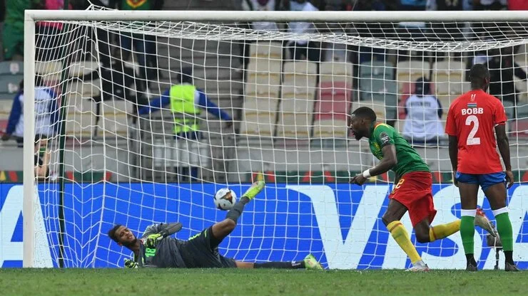 Camerún en las semifinales de la Copa África después de derrotar a Gambi