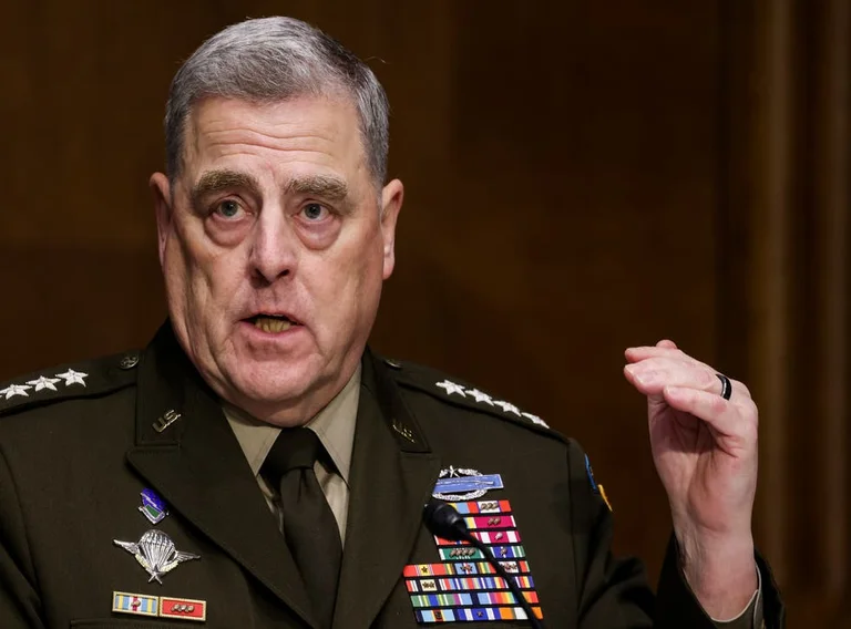 Increible. El General Americano admite que el Ejército de Estados Unidos está detrás de China.