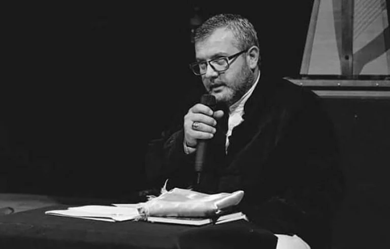 Successful Kosovars: Poet Fahredin Shehu published poetry in Dubai