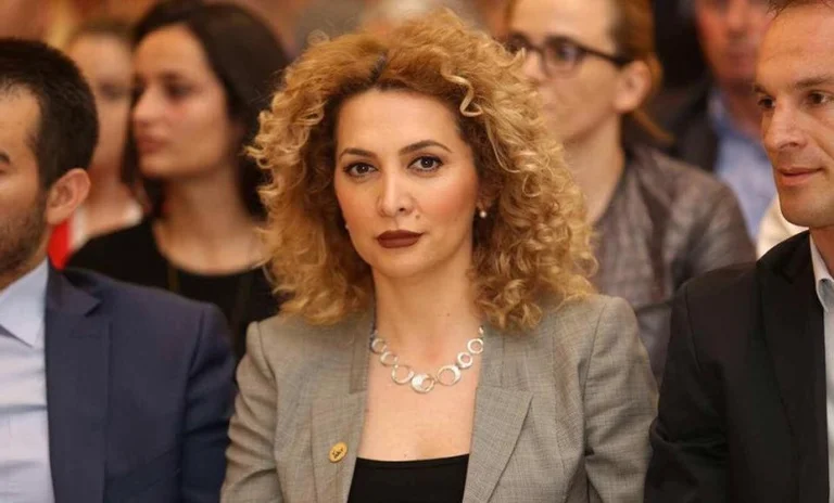 Reshim: La medida para la tercera dosis es inapropiada, y hemos vacunado a nuestros ciudadanos con ella.